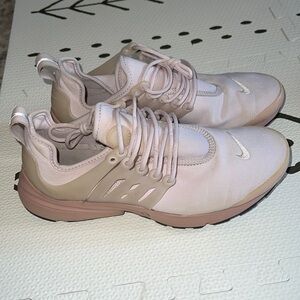 Nike Air Presto Womens size 9 light pink